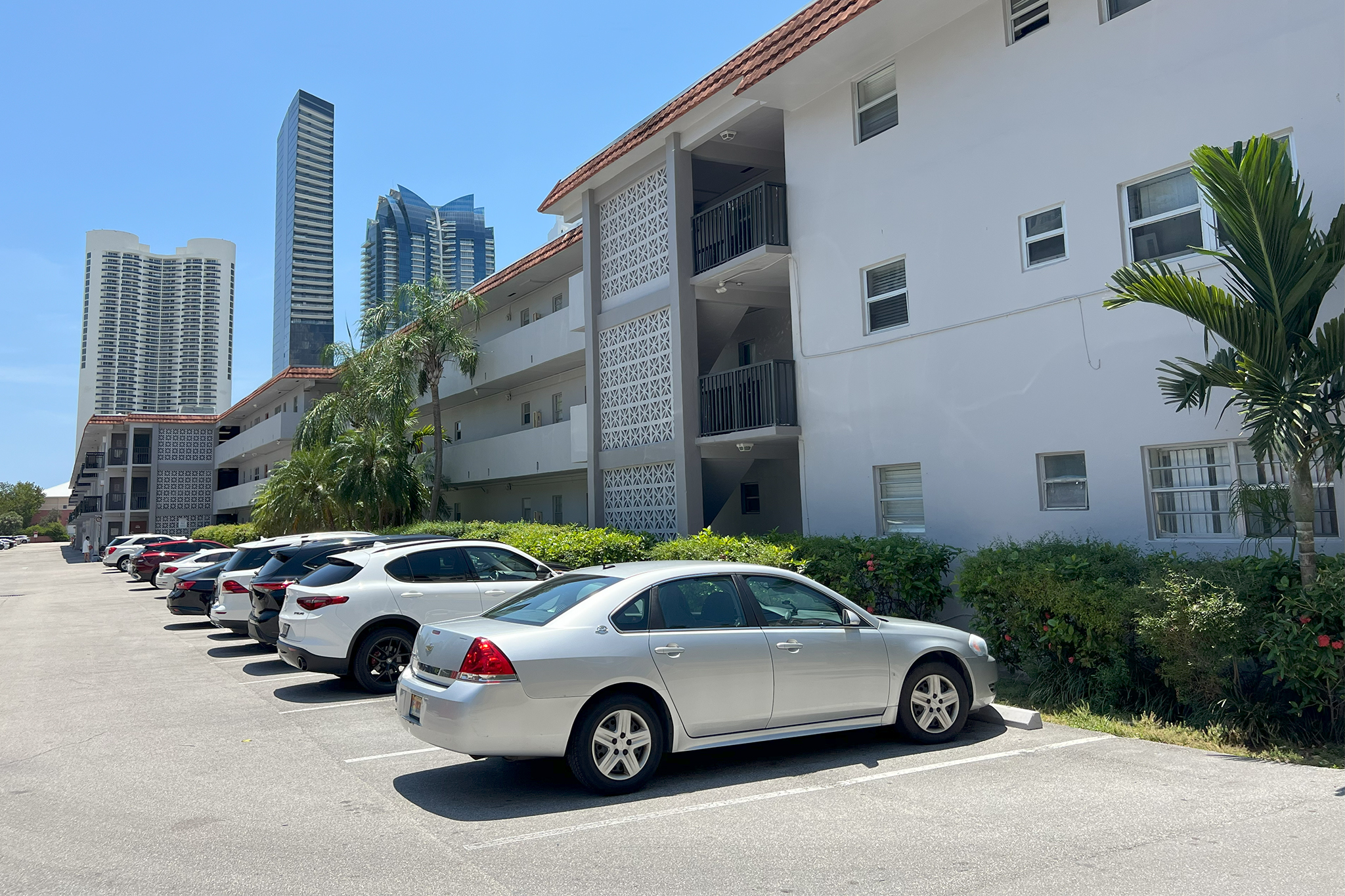 parking sunny isles 1