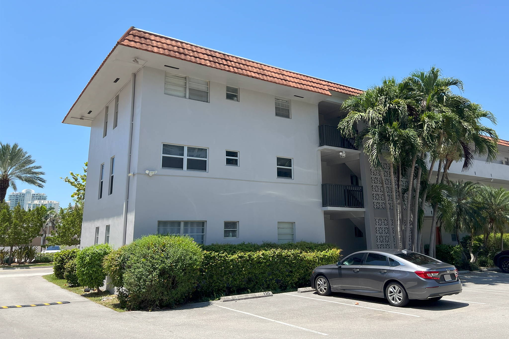 parking sunny isles 3